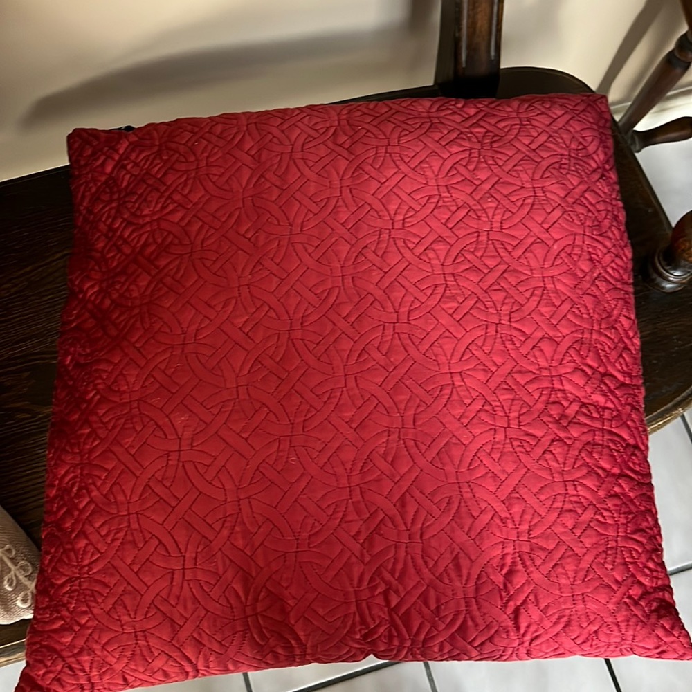 Newport pillow